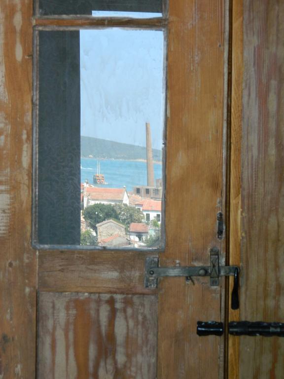 Melekler Pansiyon Ayvalı Quarto foto